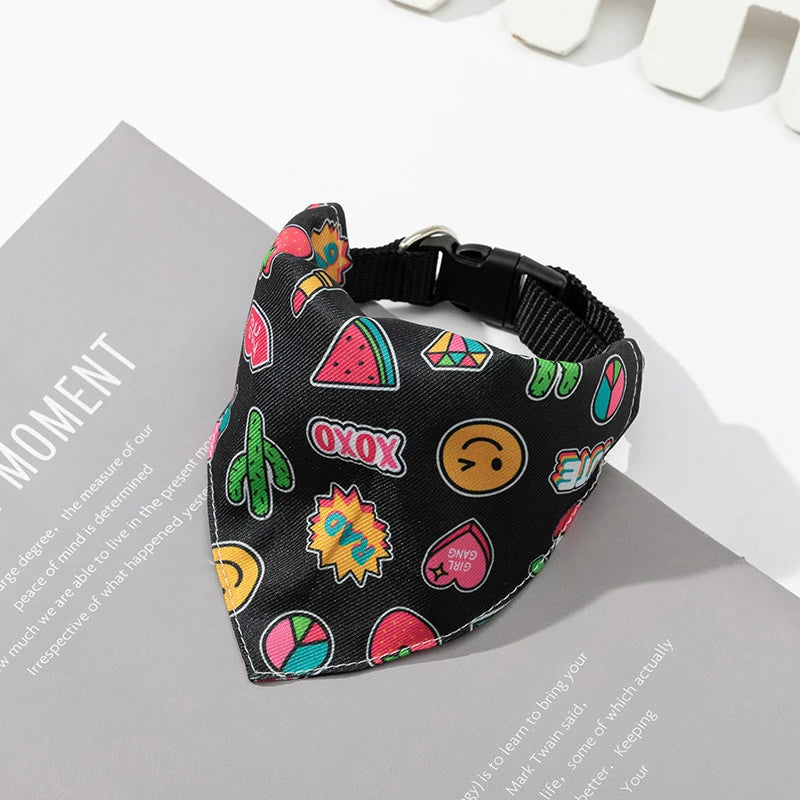 bandana-collier-avec-motif-emoji-sur-fond-noir