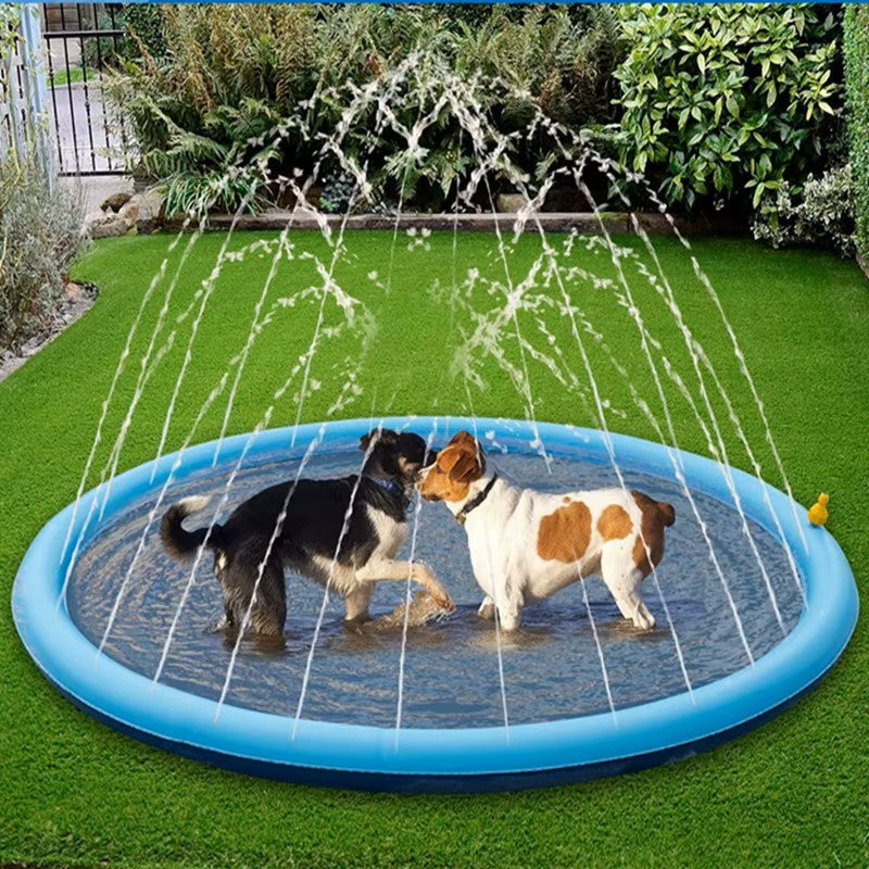 piscine pour chien tapis arroseur avec deux chiens sous fontaine eau
